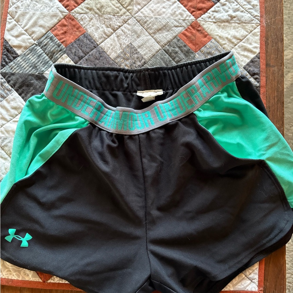 Under Armour Women's Black and Green Shorts